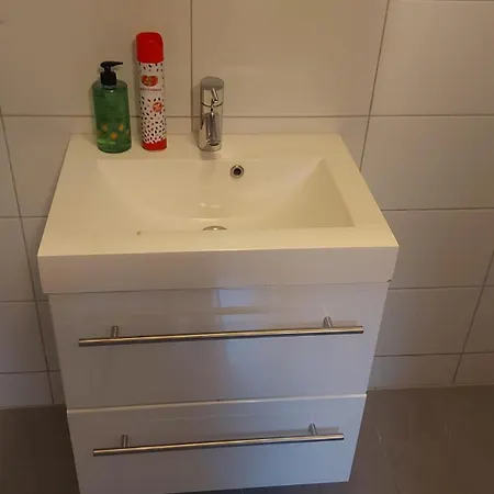 C Apartment *